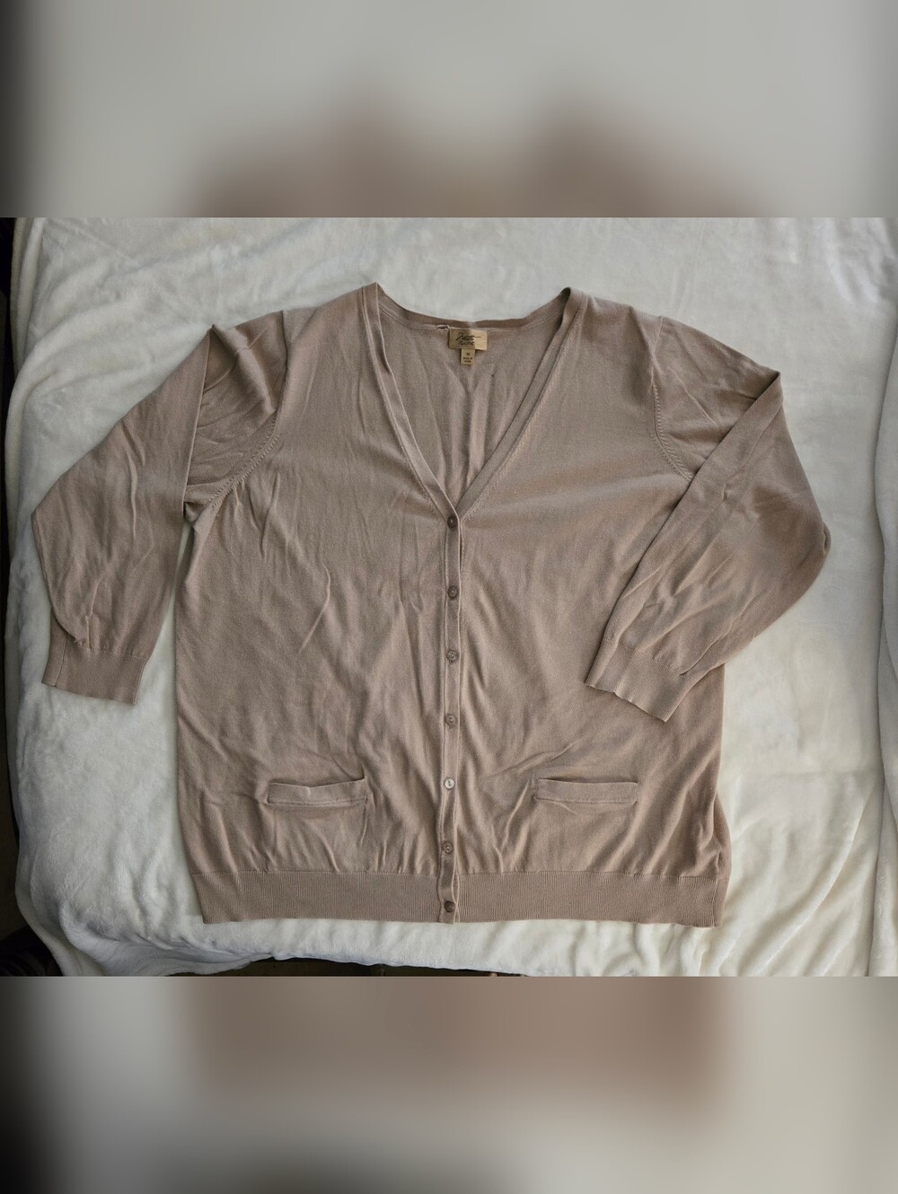 Motto Women's Long Sleeve Beige Button-Front Sweater/Cardigan
